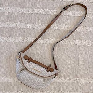 Cute Michael Kors Sling Pack
